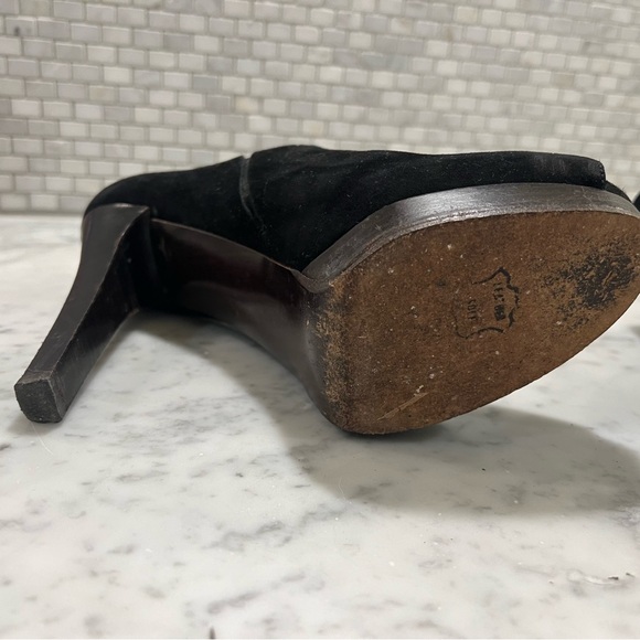 STUART WEITZMAN black suede peep toe bootie heel - Picture 7 of 8